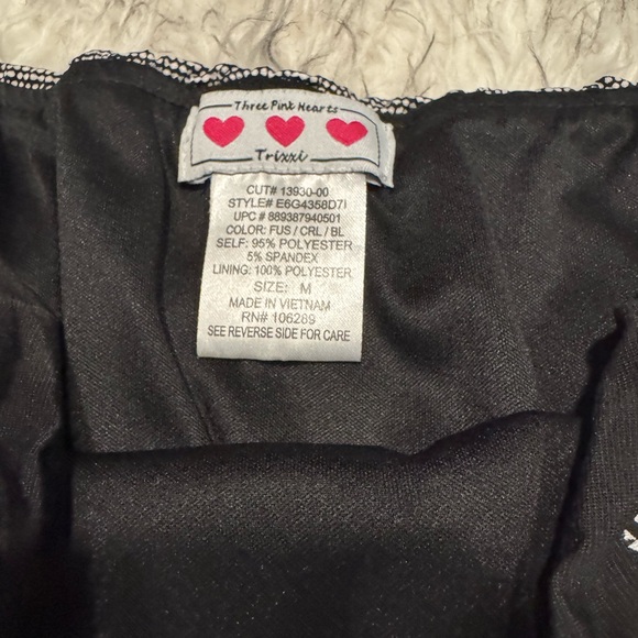 SALE🎉 Trixxi Pink and Blue Strapless Sundress - Picture 4 of 4